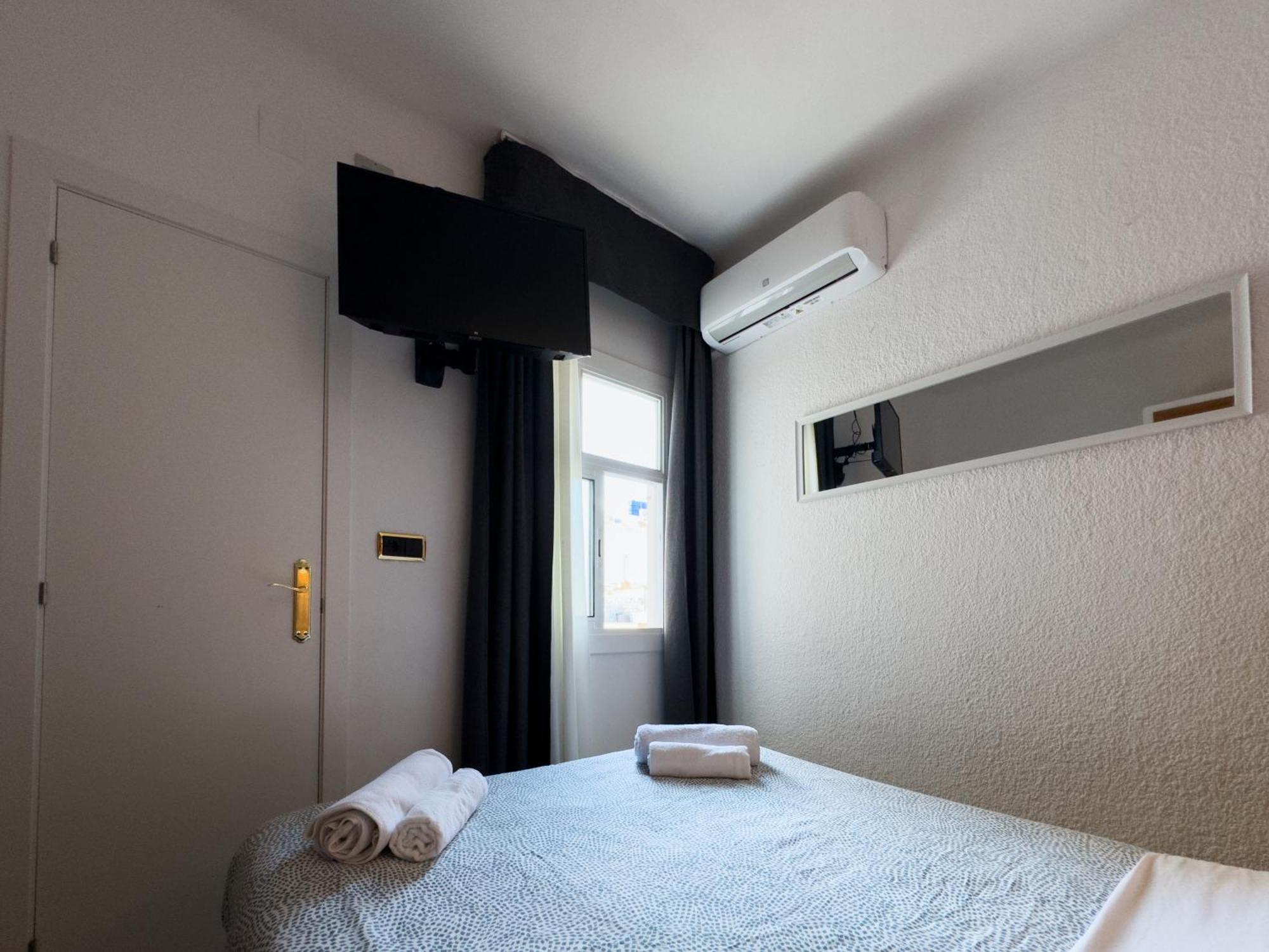 Hotel Maremagnum โยเรตเดมาร์ ภายนอก รูปภาพ