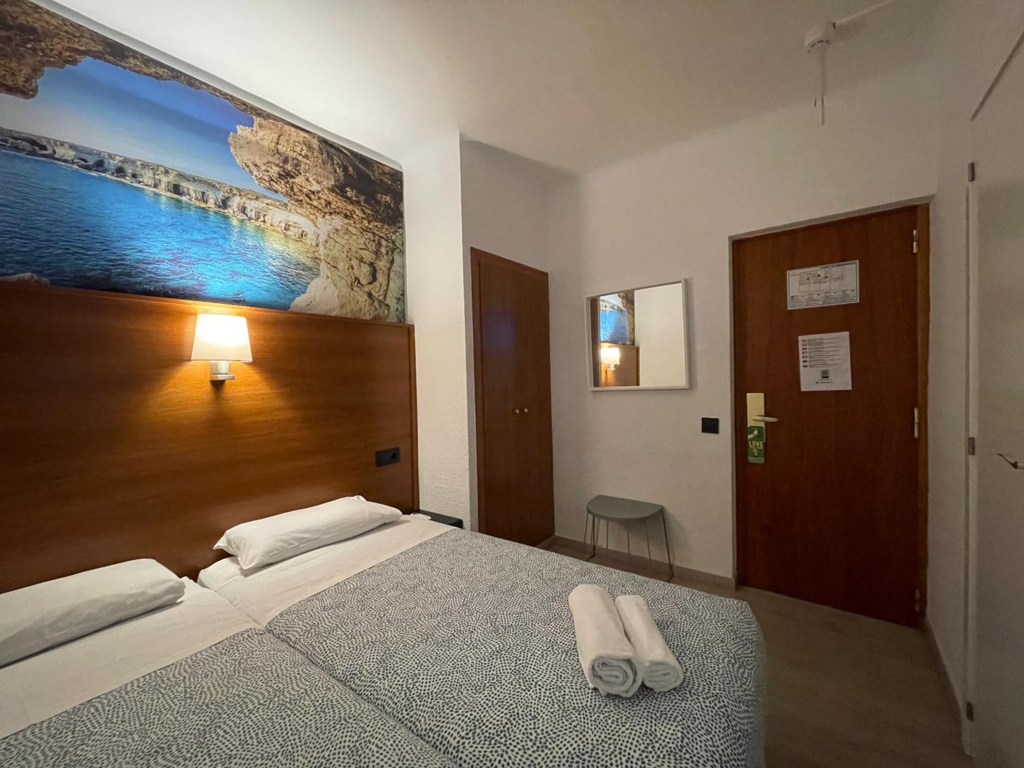 Hotel Maremagnum โยเรตเดมาร์ ภายนอก รูปภาพ